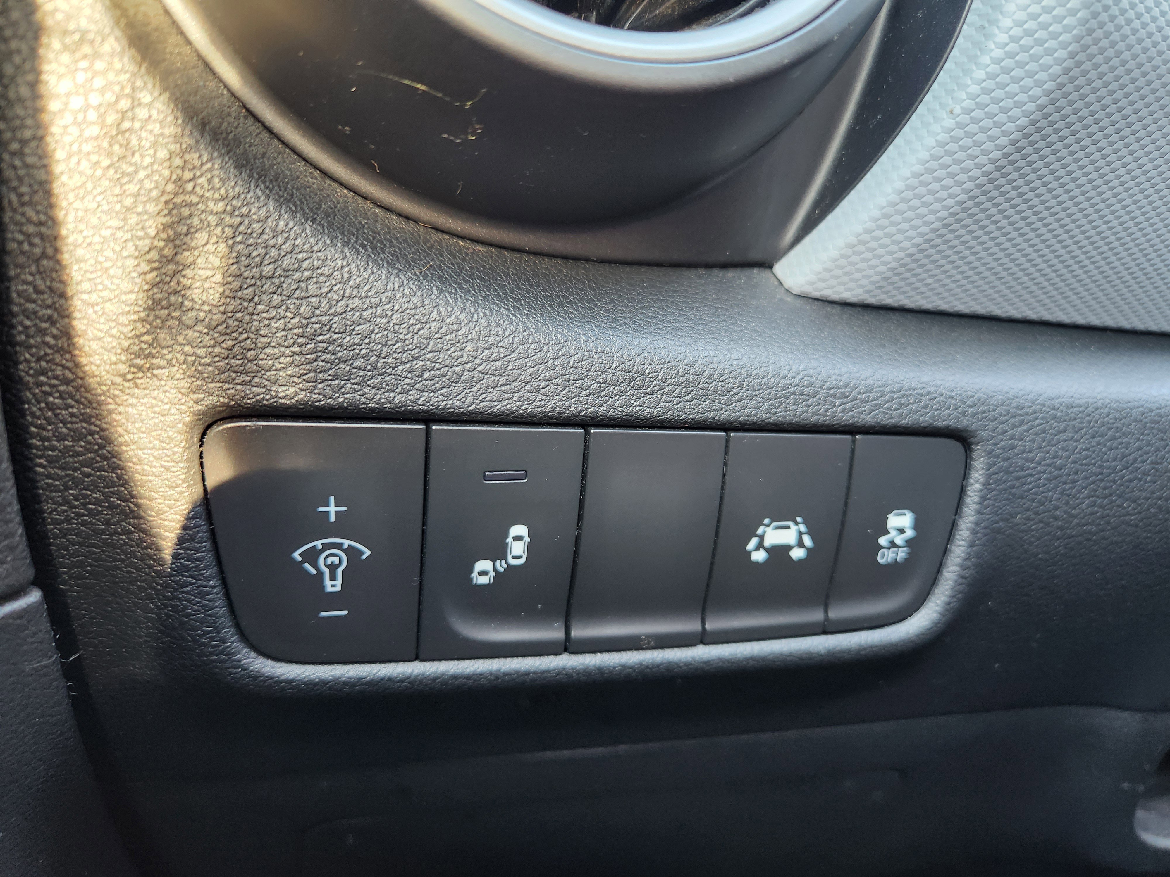 Used 2021 Hyundai Kona SEL image 28