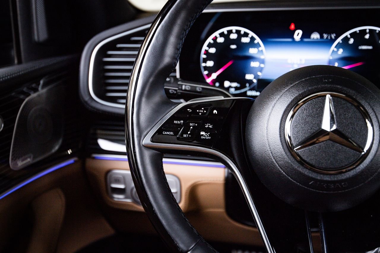 Used 2024 Mercedes-Benz GLS 580 4MATIC image 17