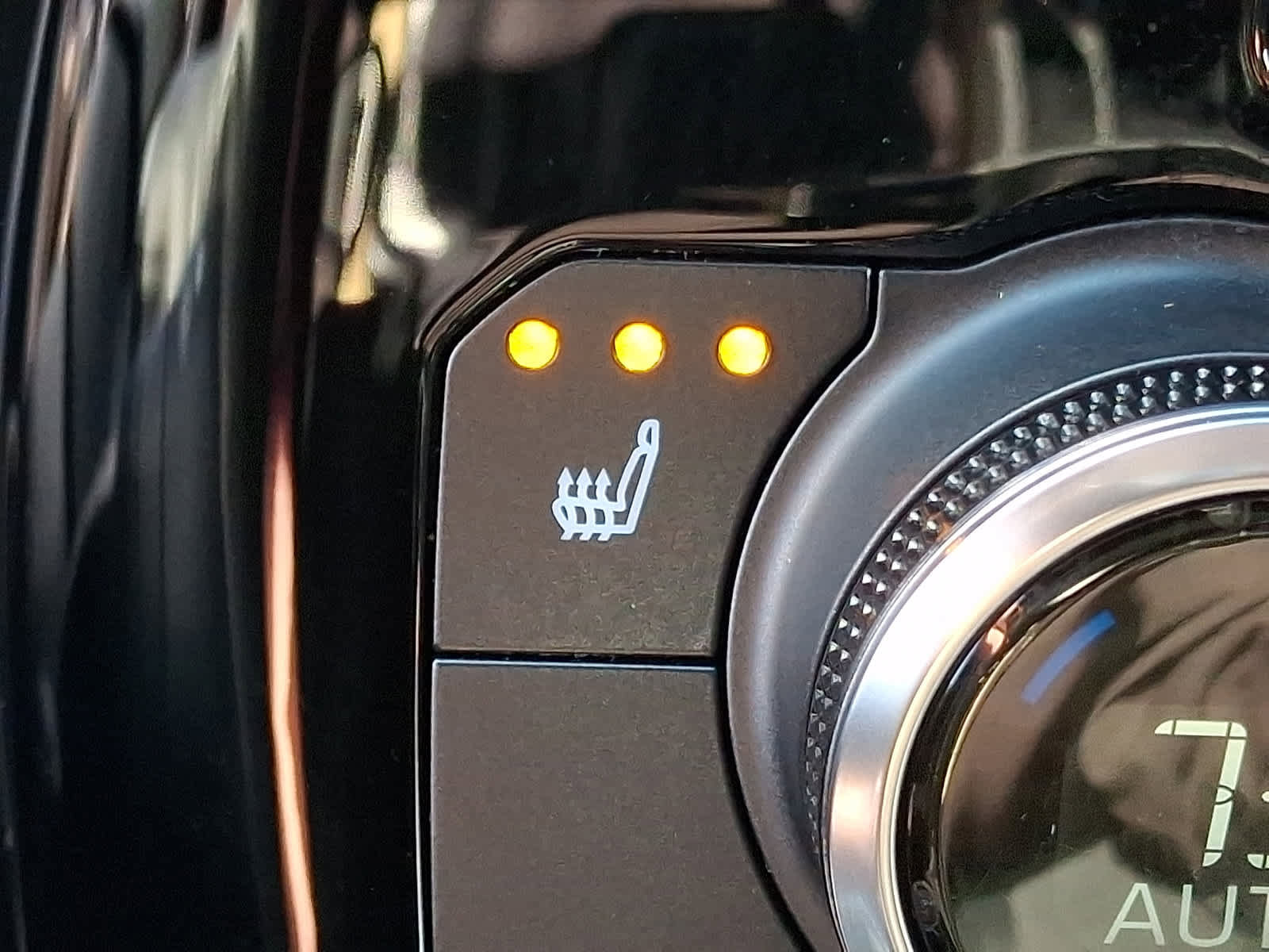 Used 2023 Toyota Highlander XLE image 27