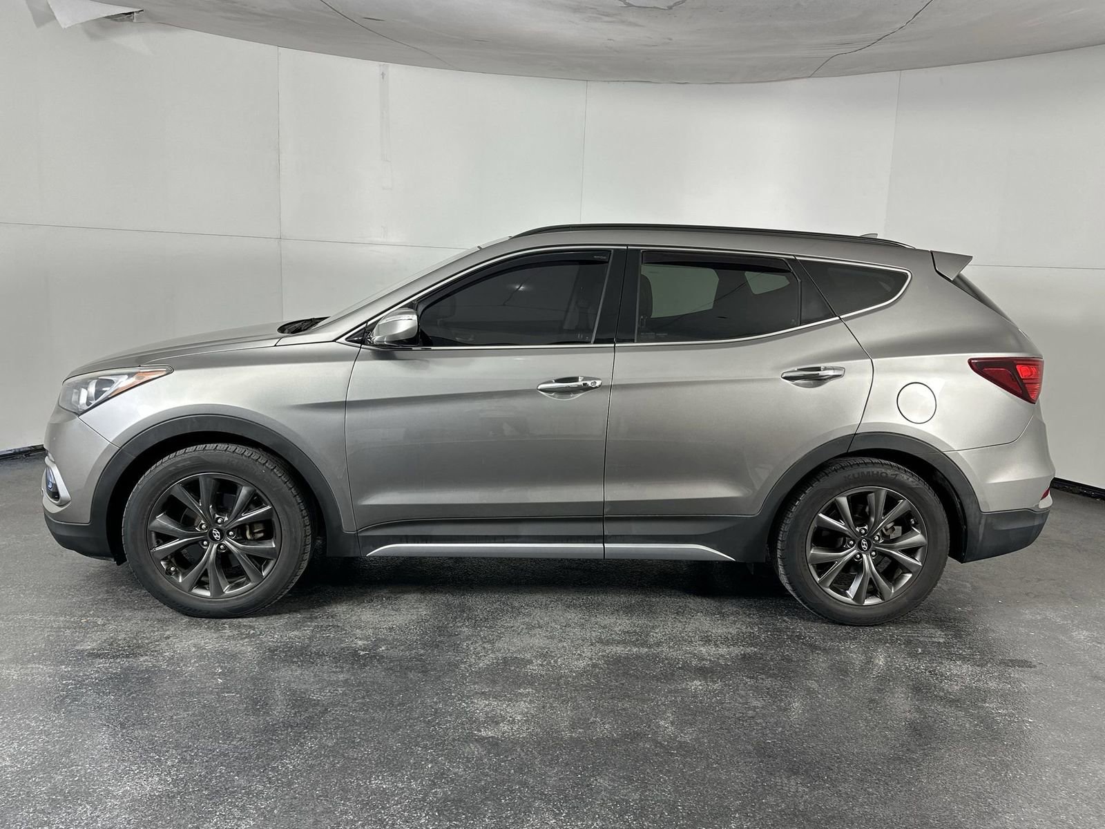 Used 2017 Hyundai Santa Fe Sport image 8