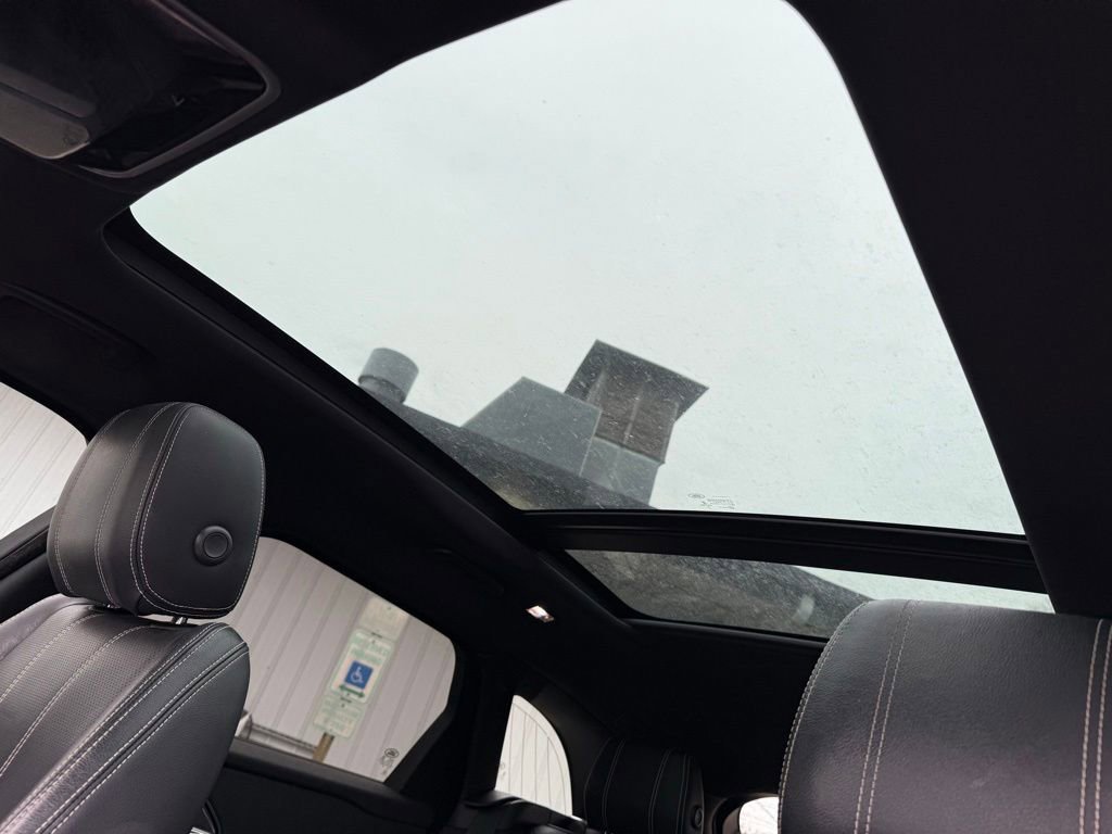 Used 2020 Land Rover Range Rover Velar R-Dynamic S image 14