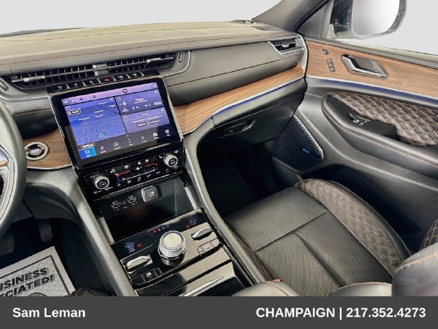 Used 2025 Jeep Grand Cherokee L Summit w/ Obsidian Package AWD/4WD image 24