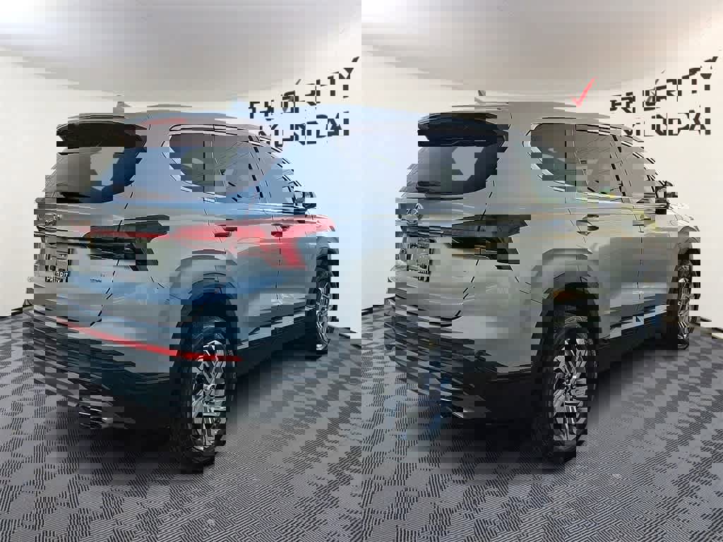 Used 2023 Hyundai Santa Fe SE w/ Cargo Package image 4