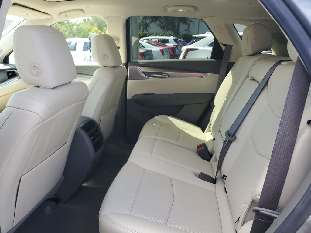 Certified 2024 Cadillac XT5 Premium Luxury w/ Technology Package FWD image 13