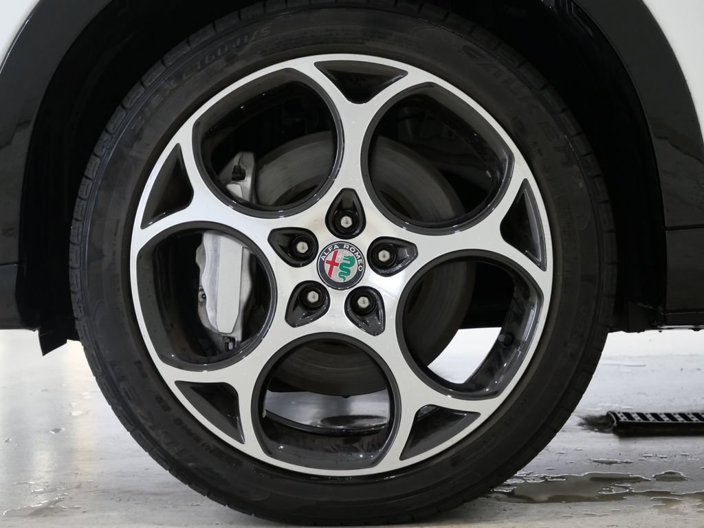 Used 2024 Alfa Romeo Tonale Ti AWD/4WD image 10