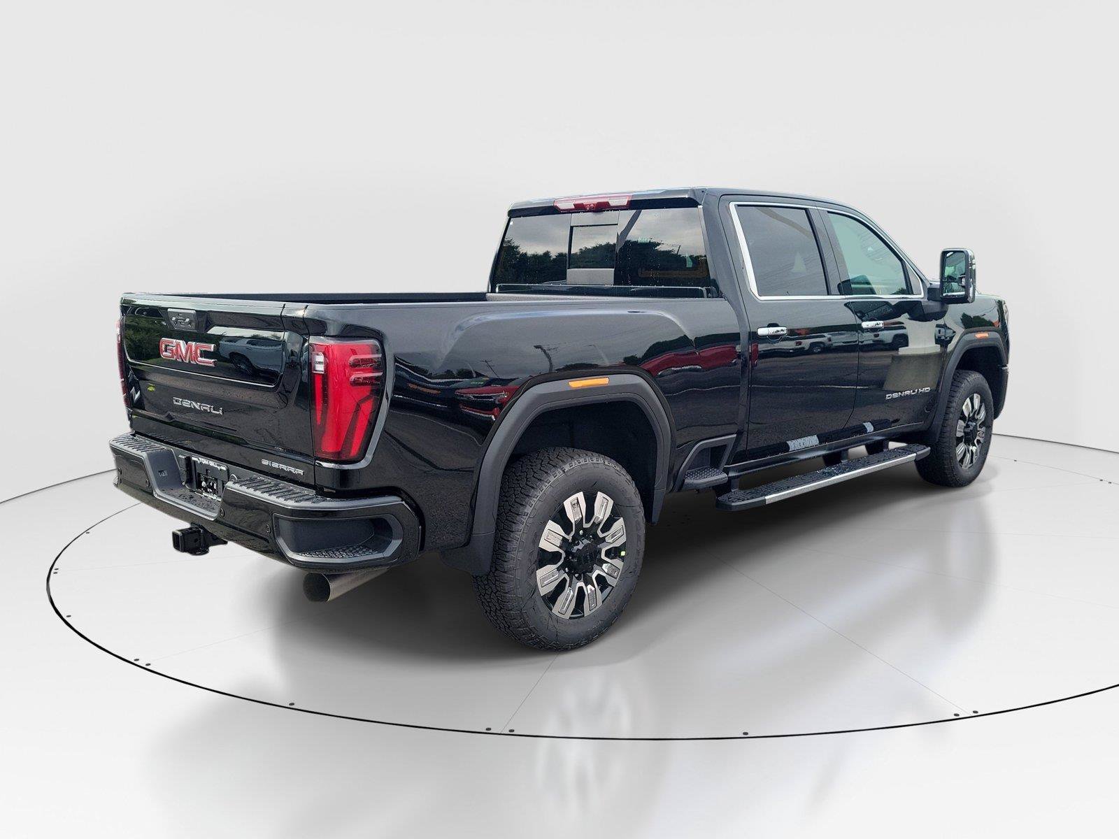 New 2026 GMC Sierra 2500 Denali w/ Denali Reserve Package AWD/4WD image 4