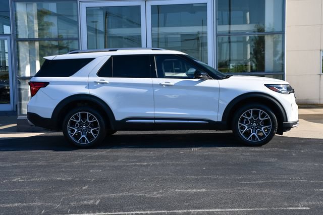 Used 2025 Ford Explorer Platinum w/ Ultimate Package AWD/4WD image 7