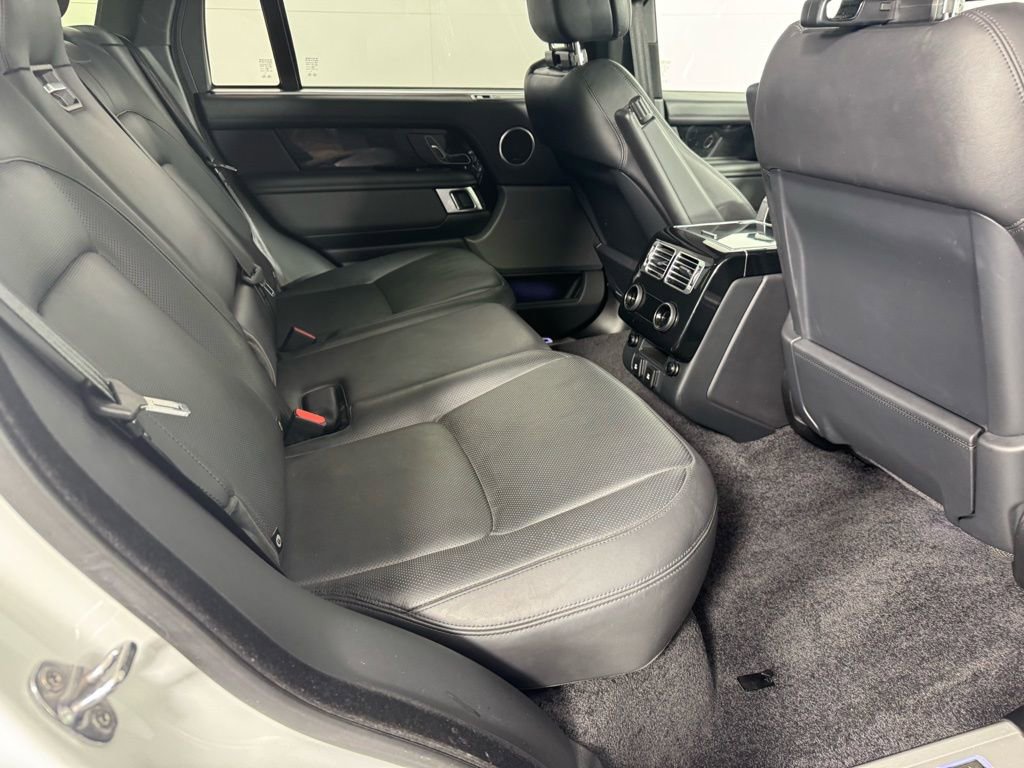 Used 2020 Land Rover Range Rover Long Wheelbase HSE image 32