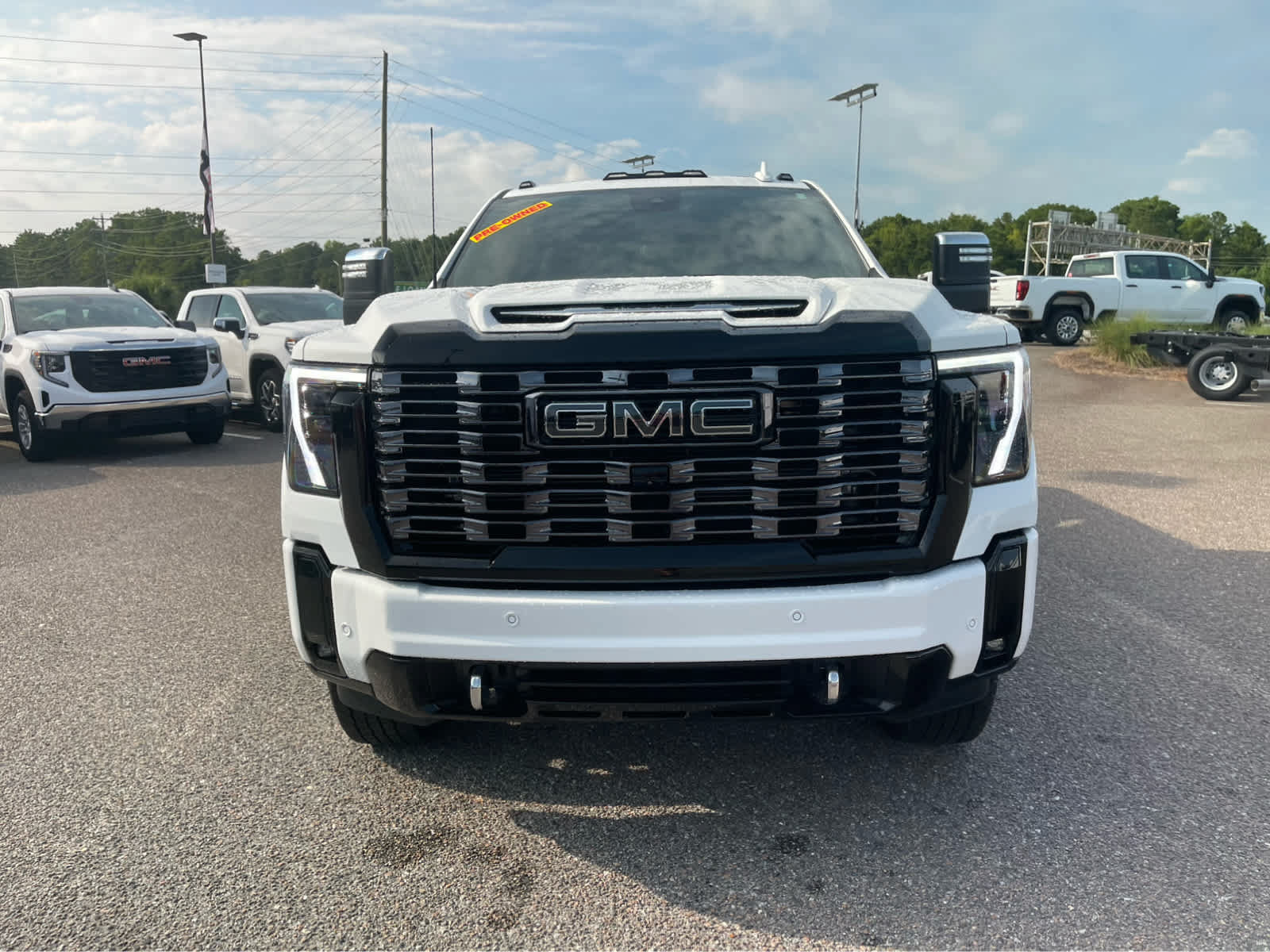Used 2025 GMC Sierra 2500 Denali Ultimate AWD/4WD image 2