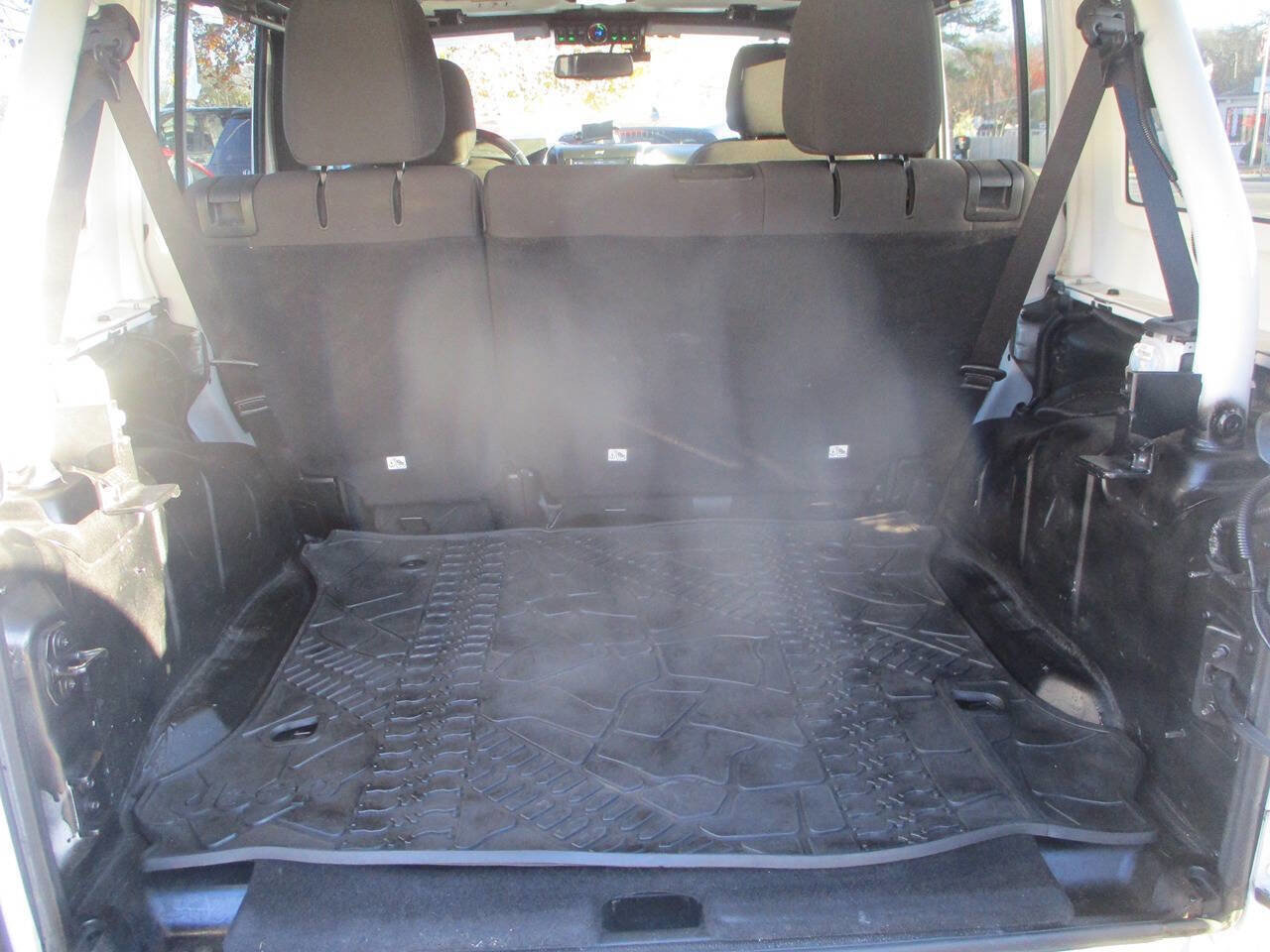 Used 2018 Jeep Wrangler Unlimited Sport S image 12