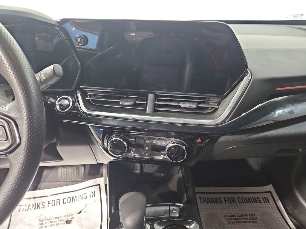 Used 2025 Chevrolet Trax RS w/ Driver Confidence Package image 19