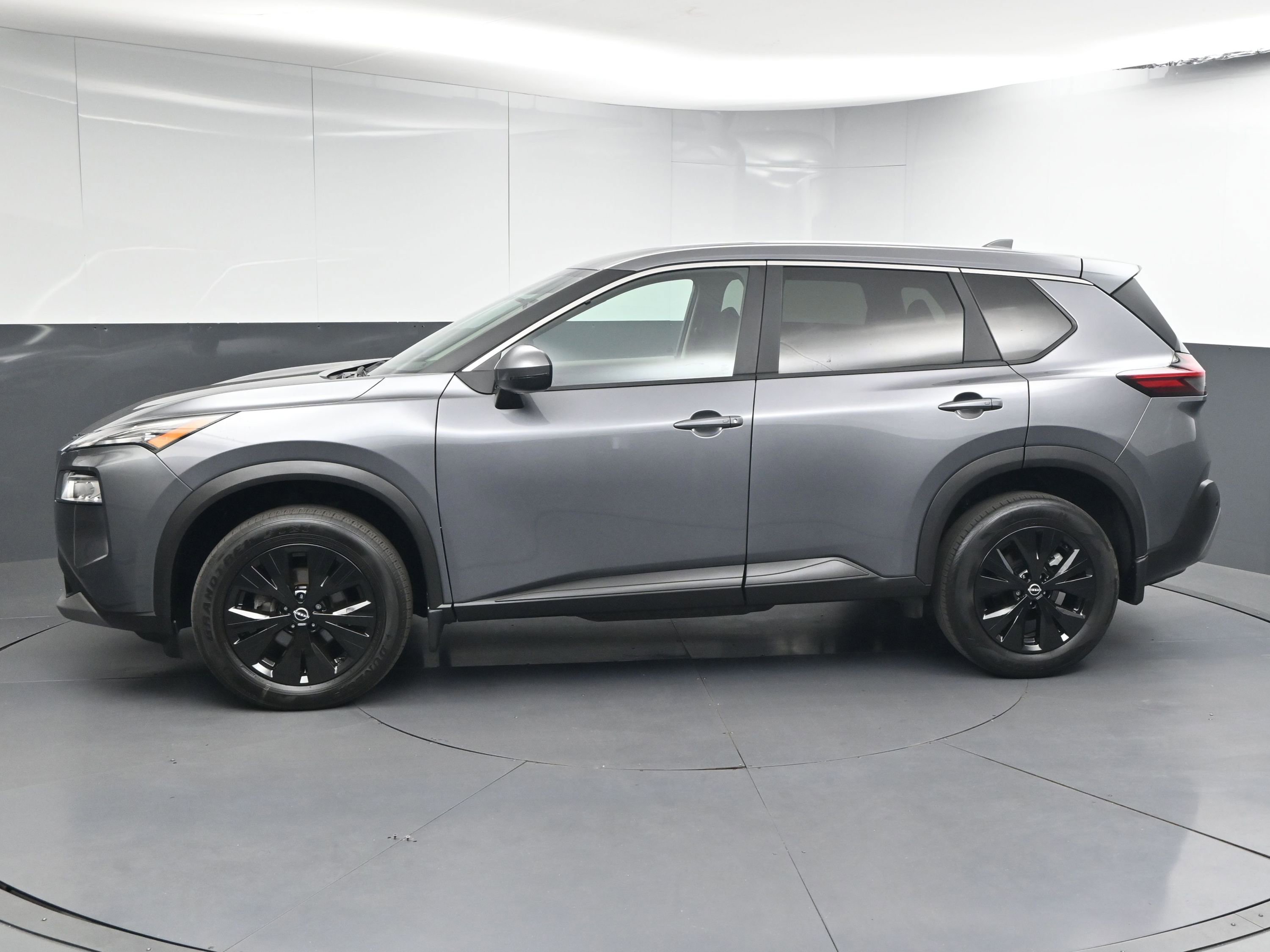 Certified 2023 Nissan Rogue SV image 5