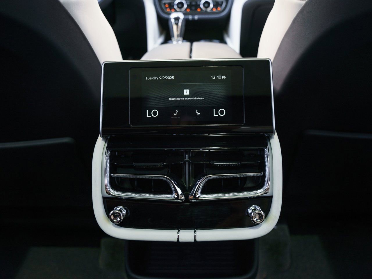 Used 2025 Bentley Bentayga Extended Wheelbase image 20