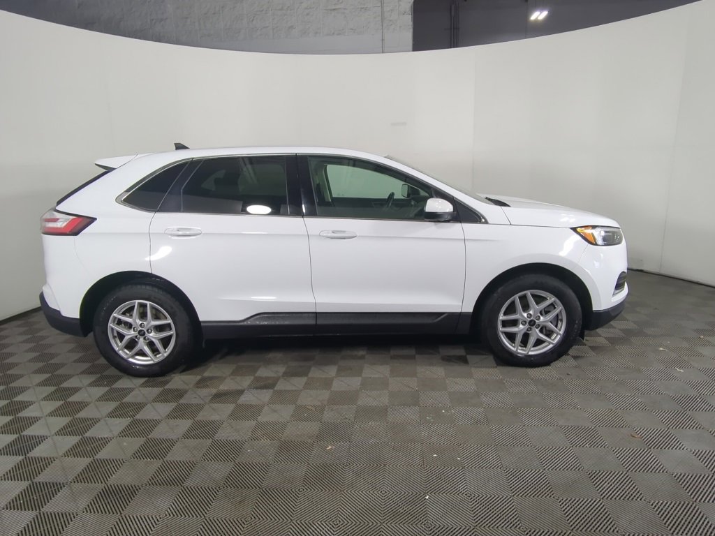 Used 2024 Ford Edge SEL image 9