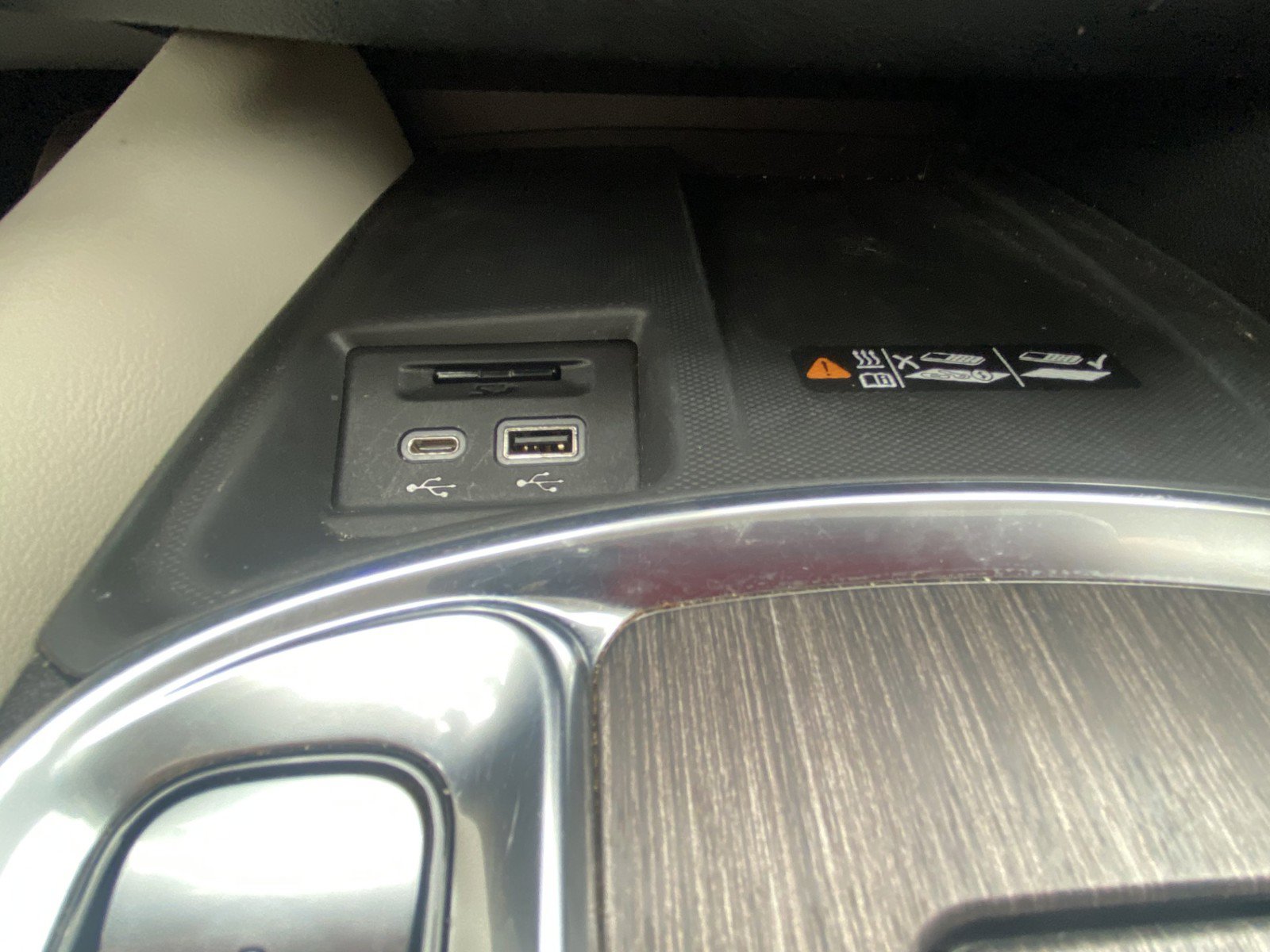 Used 2024 Buick Enclave Premium AWD/4WD image 23