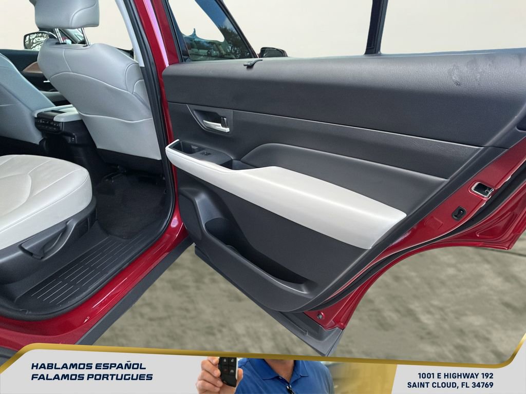 Used 2025 Toyota Grand Highlander AWD image 37
