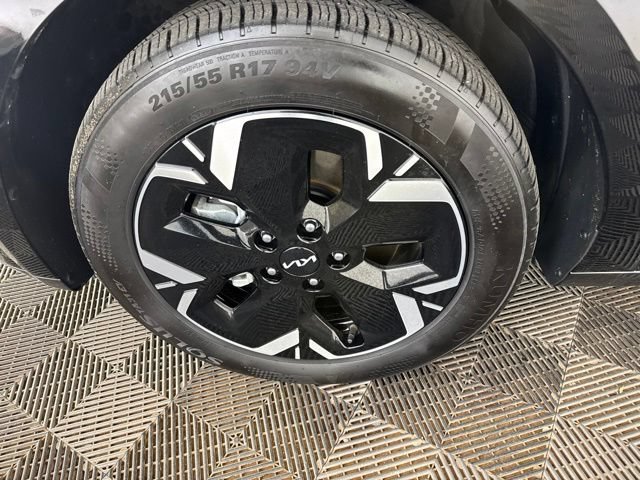 Certified 2023 Kia Niro Wind w/ Wind Preserve Package FWD image 28