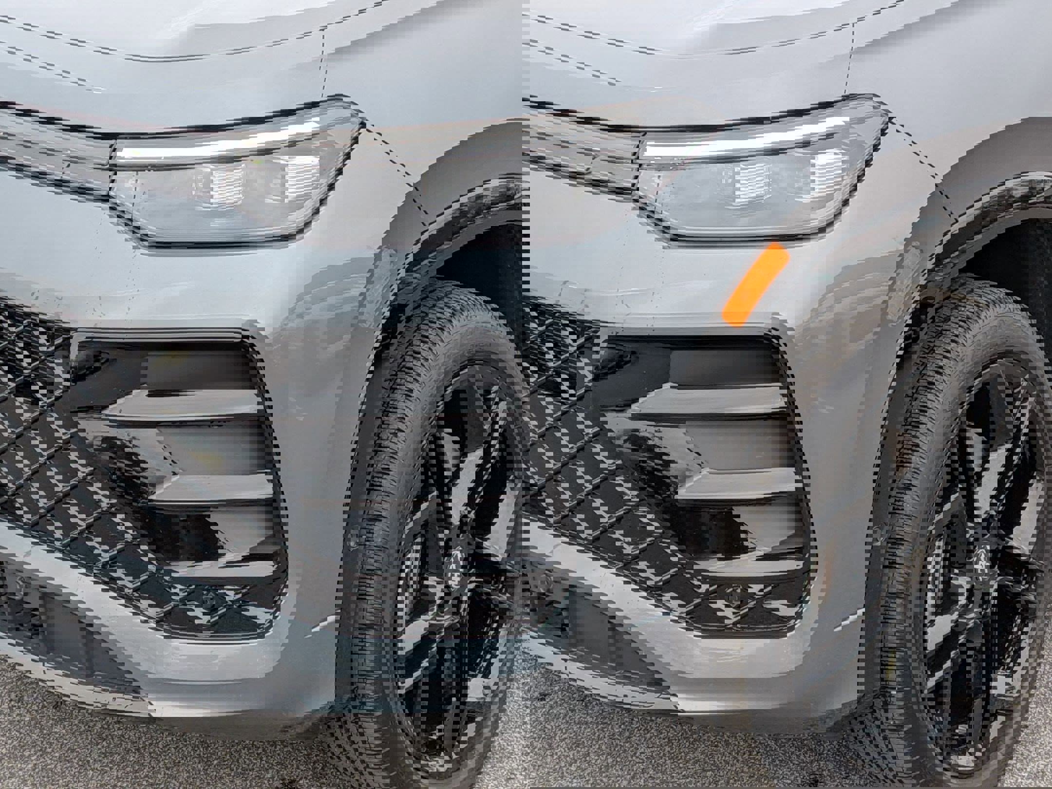 Used 2025 Volkswagen Tiguan SE R-Line image 9