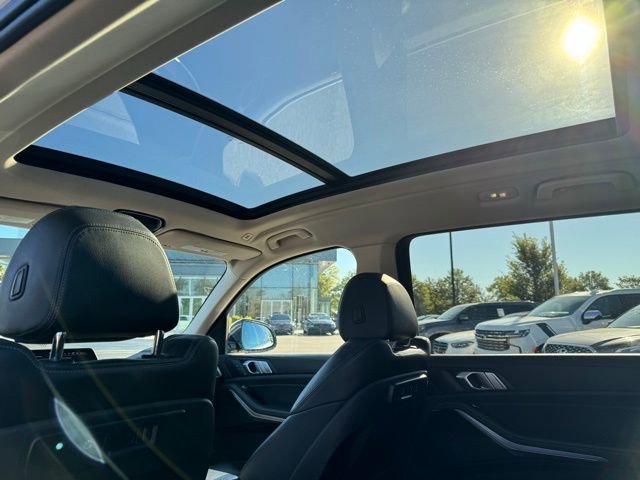 Used 2020 BMW X7 xDrive40i w/ Cold Weather Package image 23