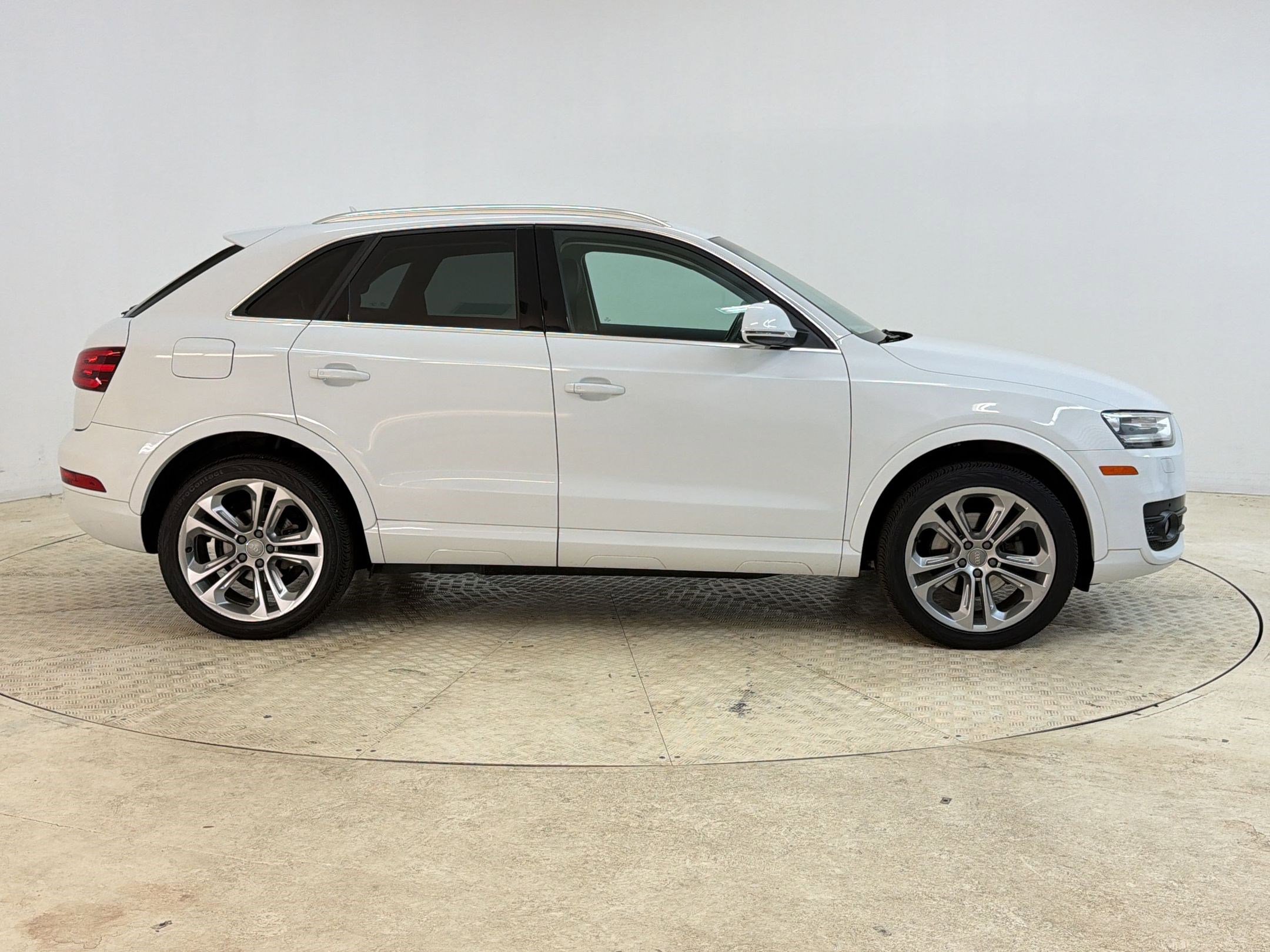 Used 2015 Audi Q3 2.0T Prestige w/ Prestige Package AWD/4WD image 8