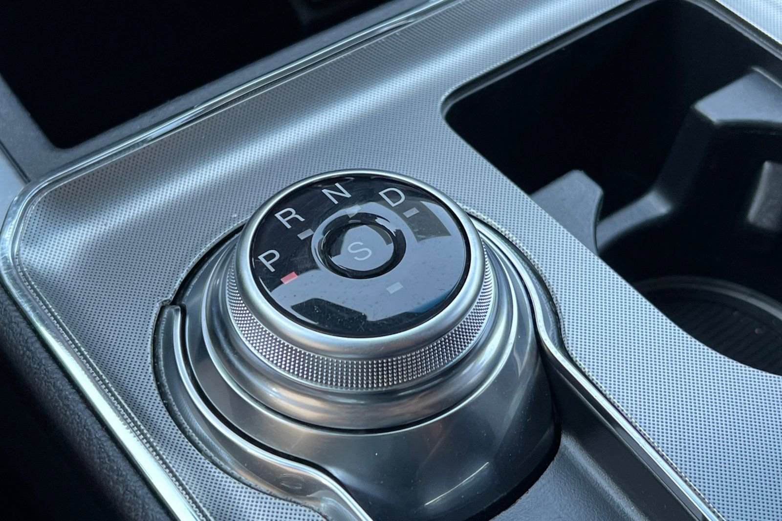 Used 2024 Ford Edge Titanium image 22