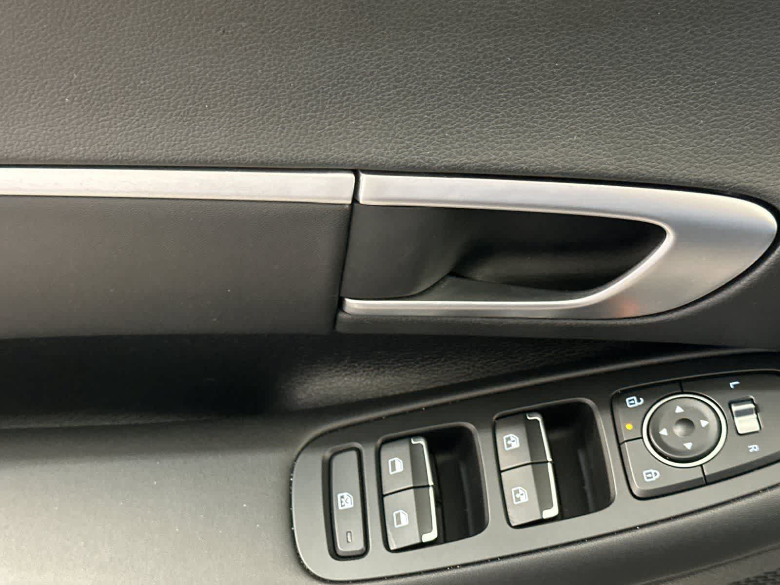 Used 2025 Hyundai Sonata SEL FWD image 13