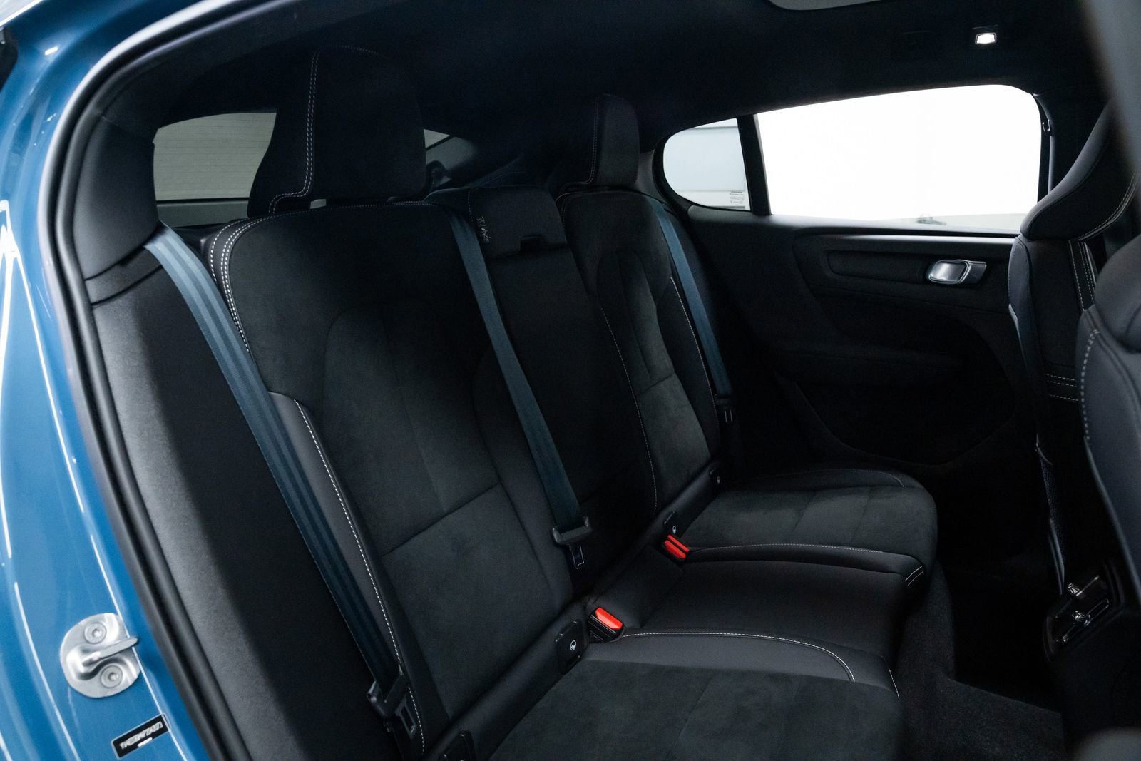 Used 2023 Volvo C40 P8 Recharge Ultimate image 21