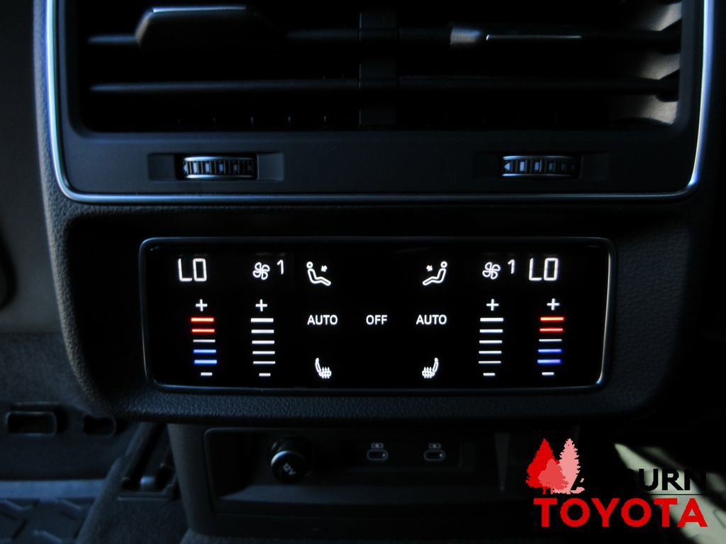 Used 2022 Audi Q8 Premium Plus image 25