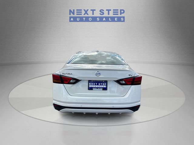 Used 2024 Nissan Altima 2.5 SV FWD image 7