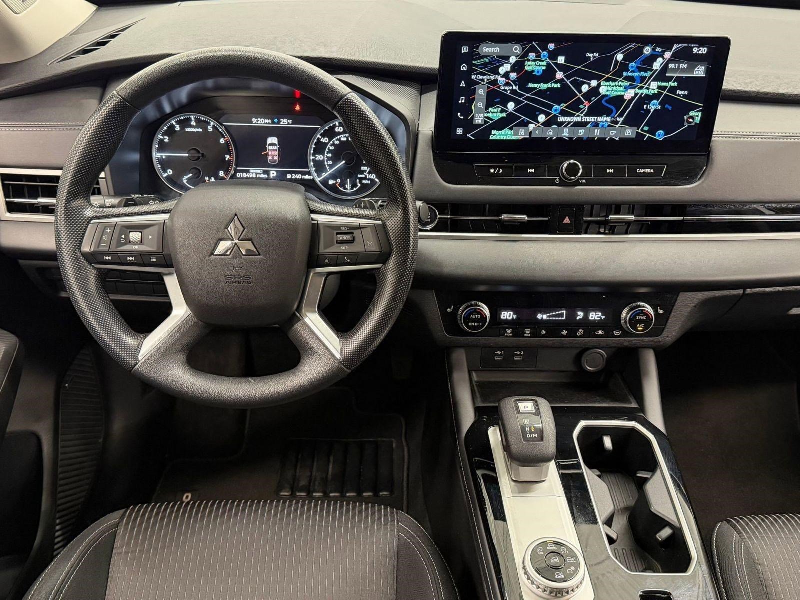 Used 2025 Mitsubishi Outlander ES image 23