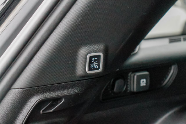Used 2024 Jeep Grand Cherokee Altitude AWD/4WD image 26