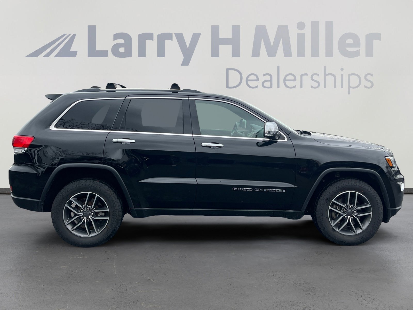 Used 2019 Jeep Grand Cherokee Limited w/ Luxury Group II image 6