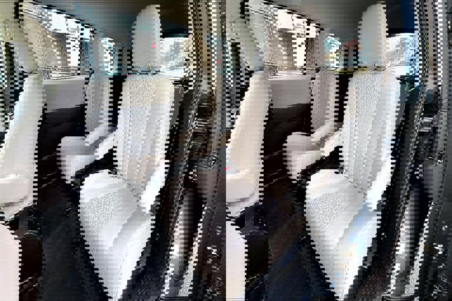 Used 2012 MAZDA MAZDA5 Sport image 20