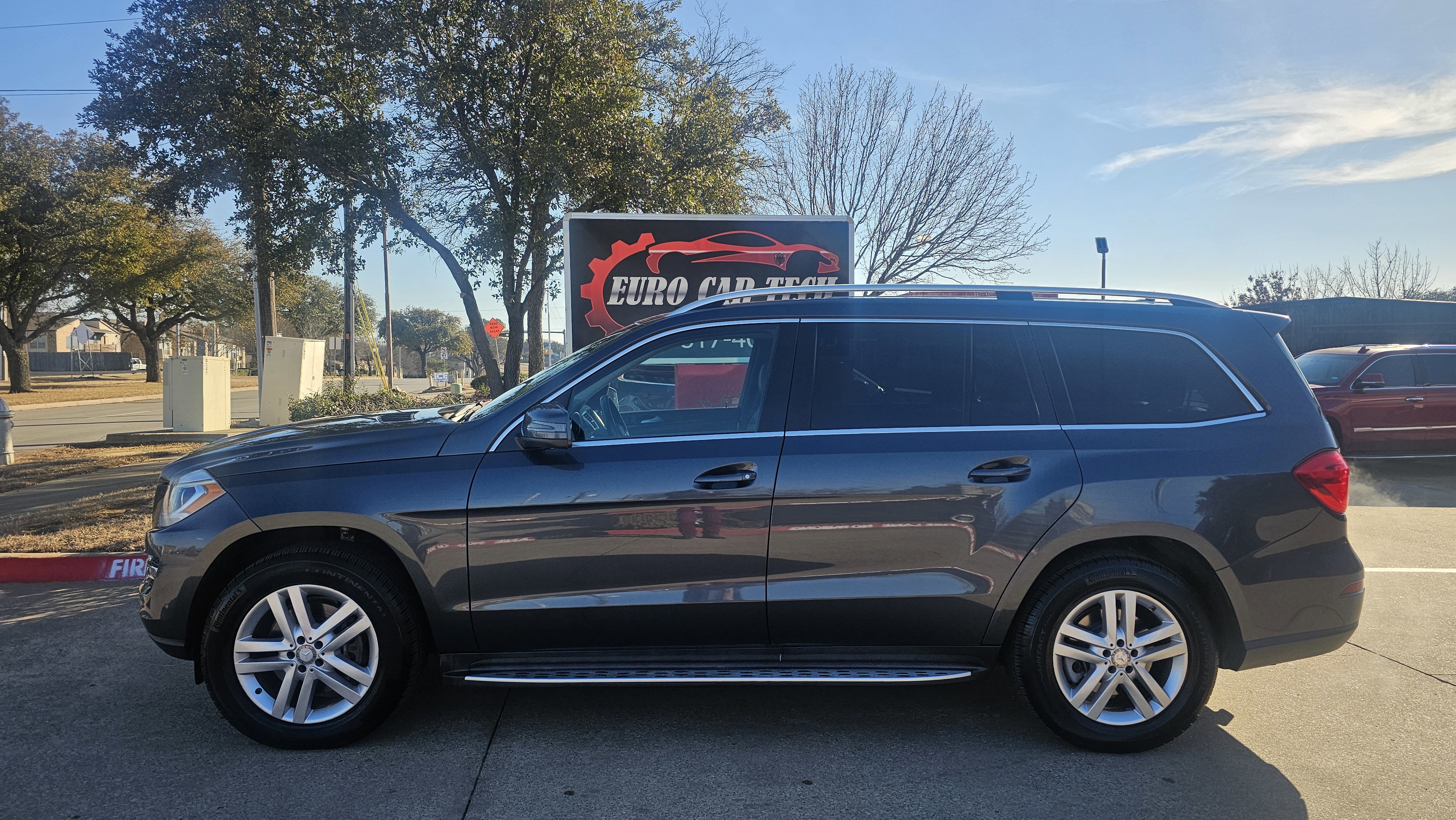 Used 2014 Mercedes-Benz GL 450 4MATIC 4dr GL 450 w/ Driver Assistance Package image 2