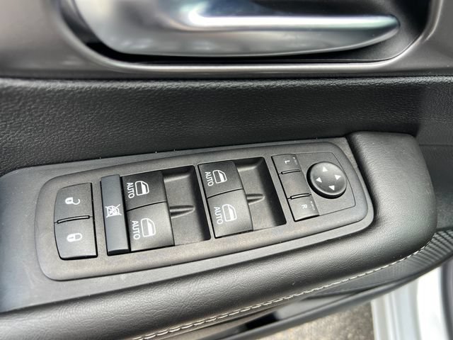 New 2026 Chrysler Pacifica Select w/ S Appearance Package FWD image 11