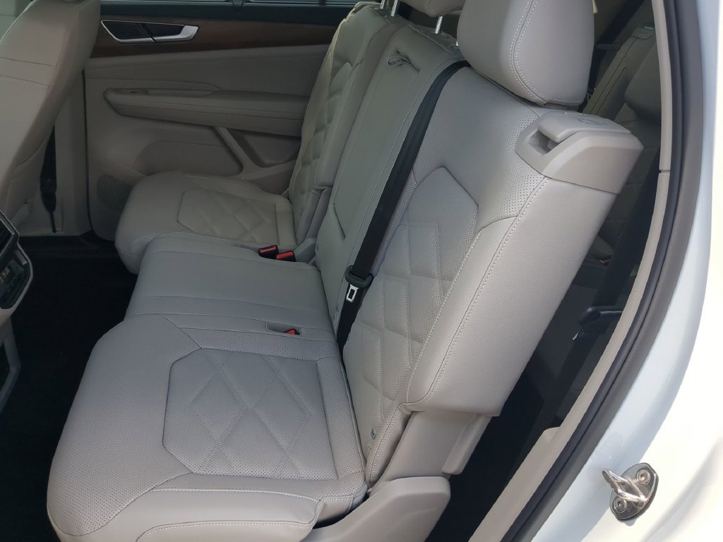 New 2026 Volkswagen Atlas SE FWD image 18