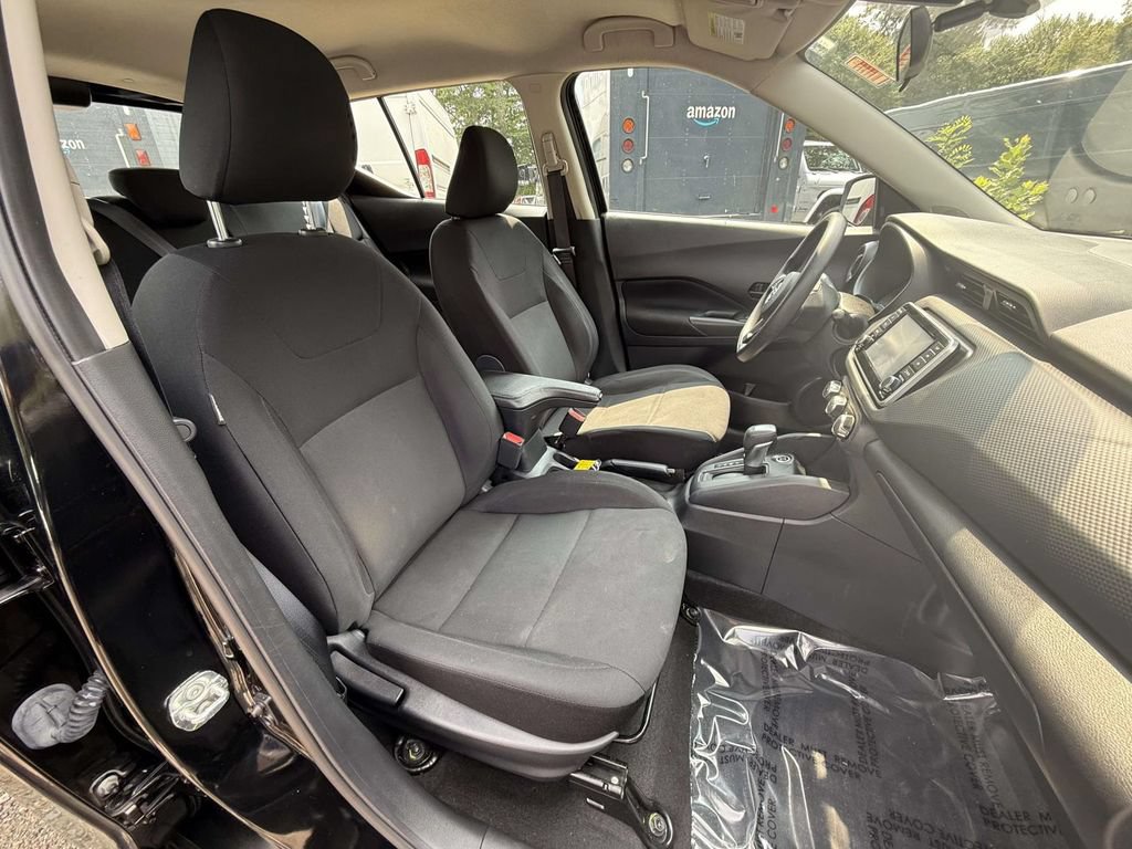 Used 2023 Nissan Kicks S FWD image 9