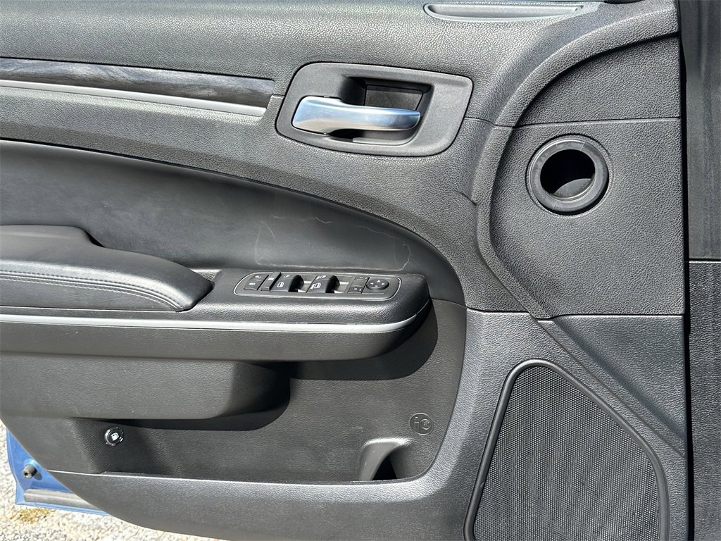 Certified 2022 Chrysler 300 Touring image 19