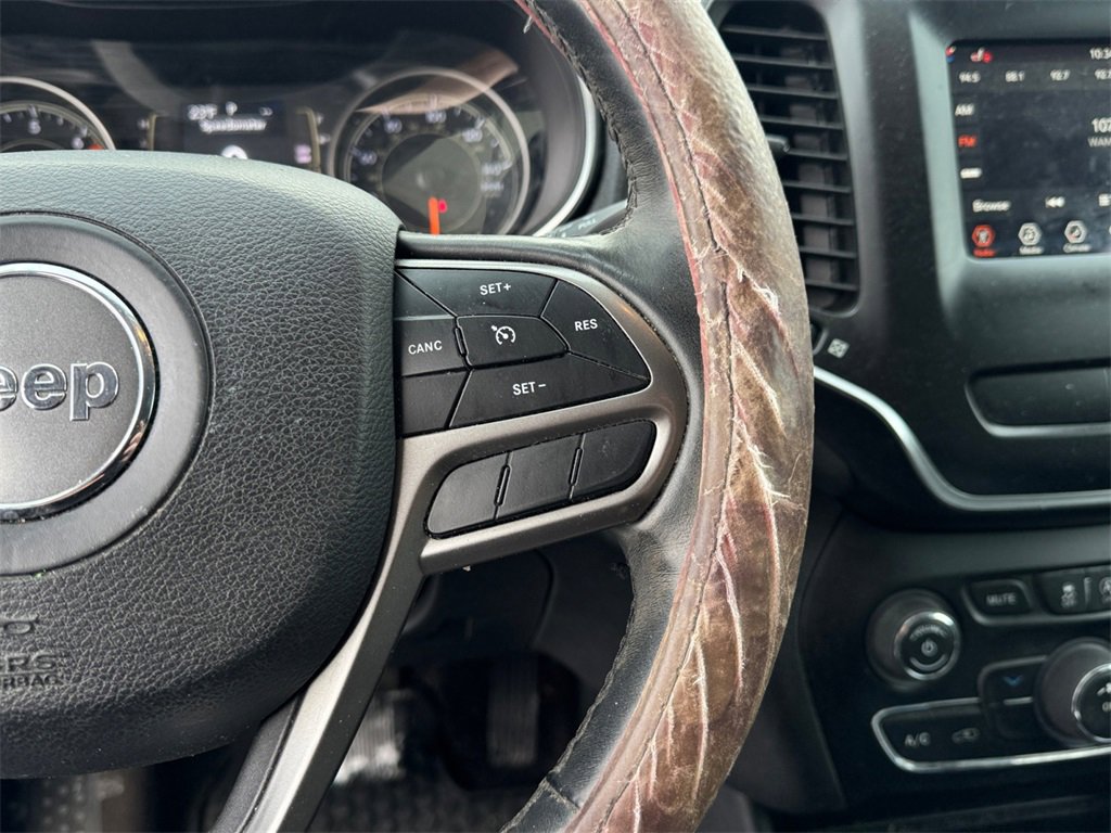 Certified 2019 Jeep Cherokee Latitude Plus w/ Cold Weather Group image 13