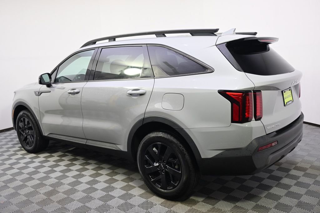 Used 2023 Kia Sorento S w/ Panoramic Sunroof Package AWD/4WD image 3