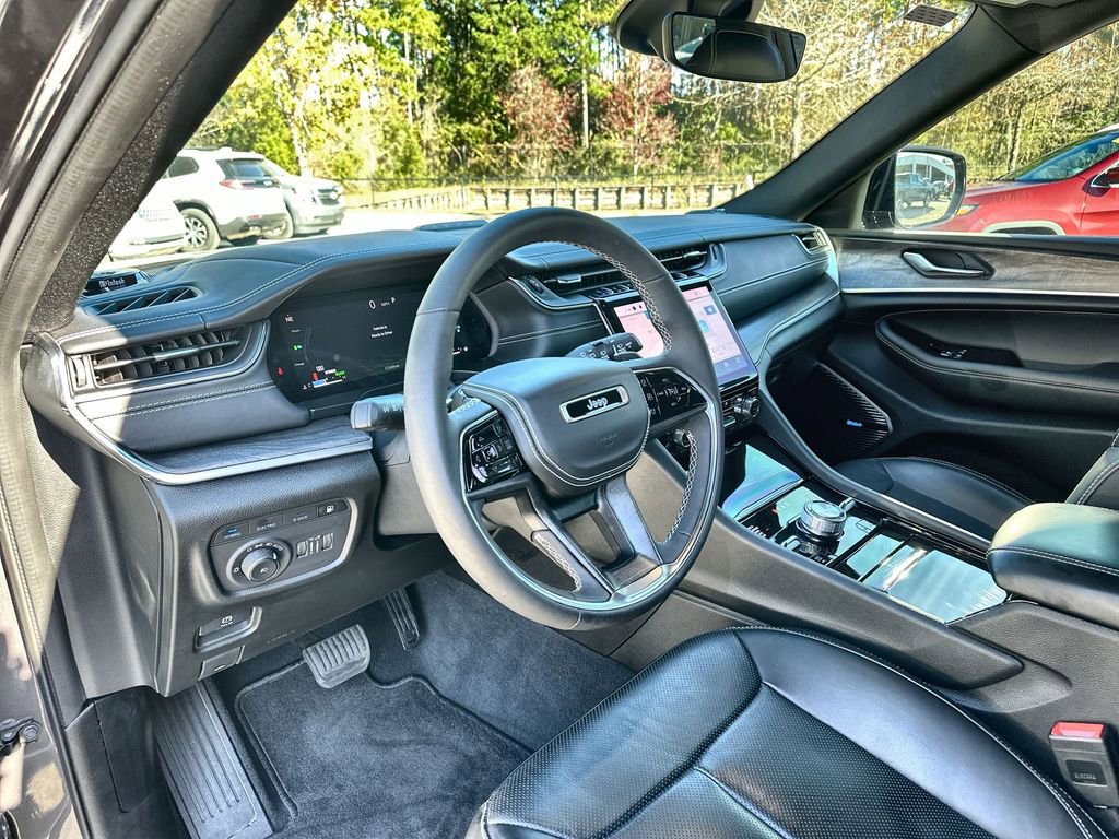 Used 2022 Jeep Grand Cherokee Overland image 10