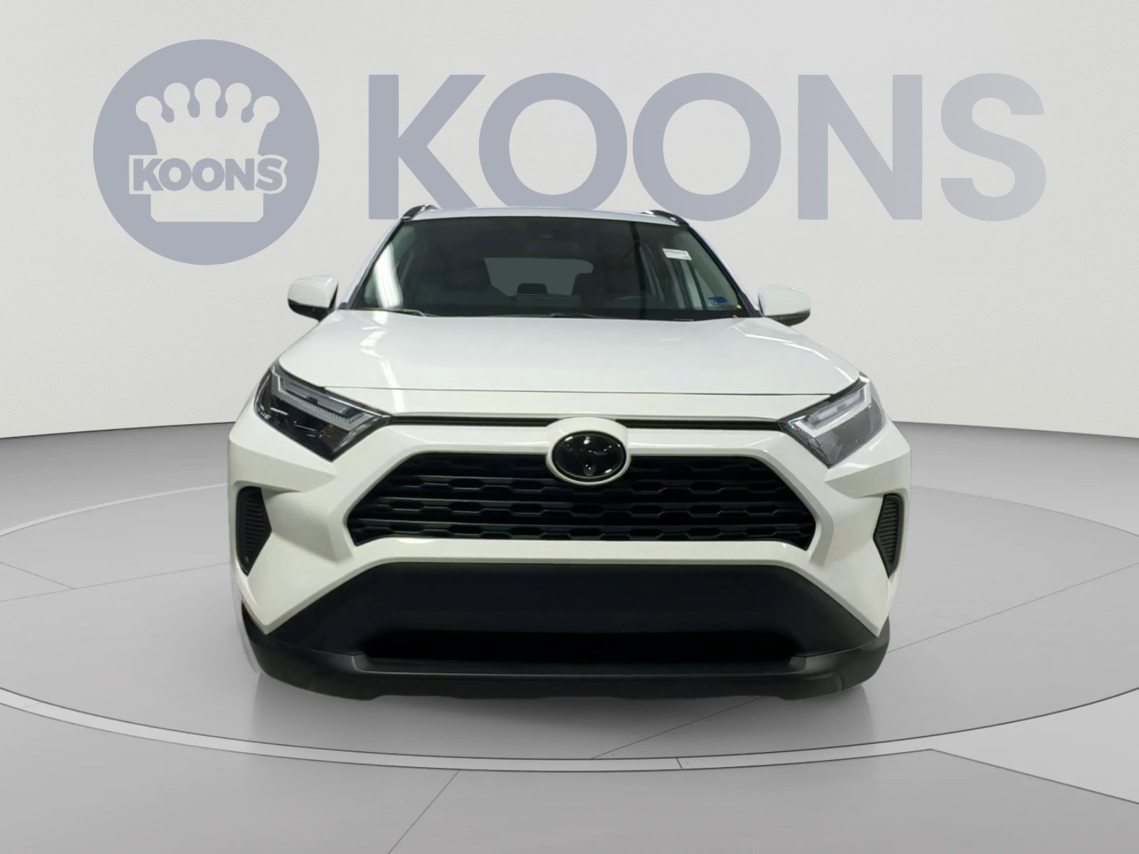 Used 2025 Toyota RAV4 LE AWD/4WD image 4