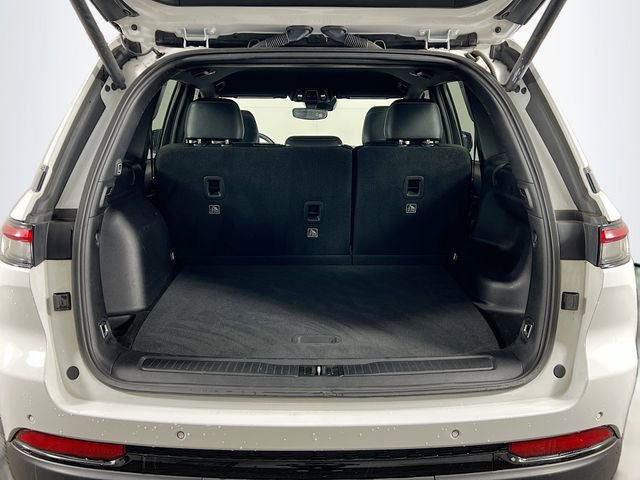 Used 2024 Jeep Grand Cherokee Altitude RWD image 25