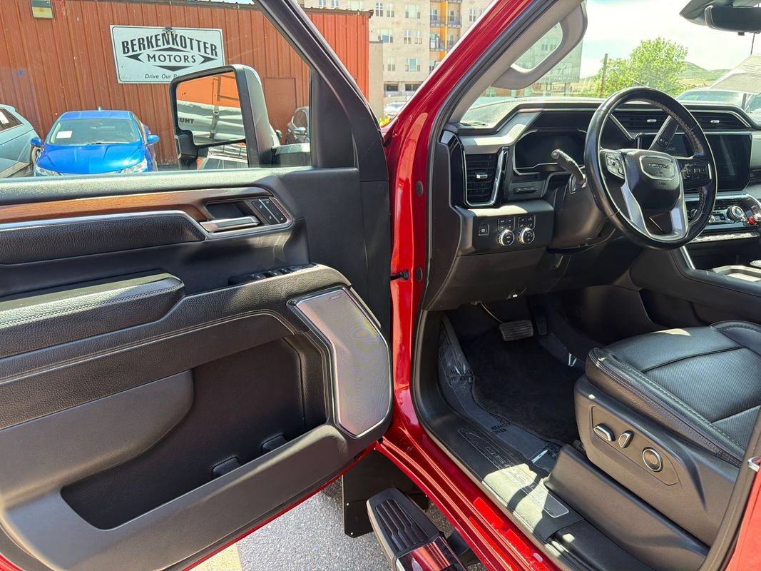 Used 2024 GMC Sierra 3500 Denali w/ Denali Reserve Package AWD/4WD image 9
