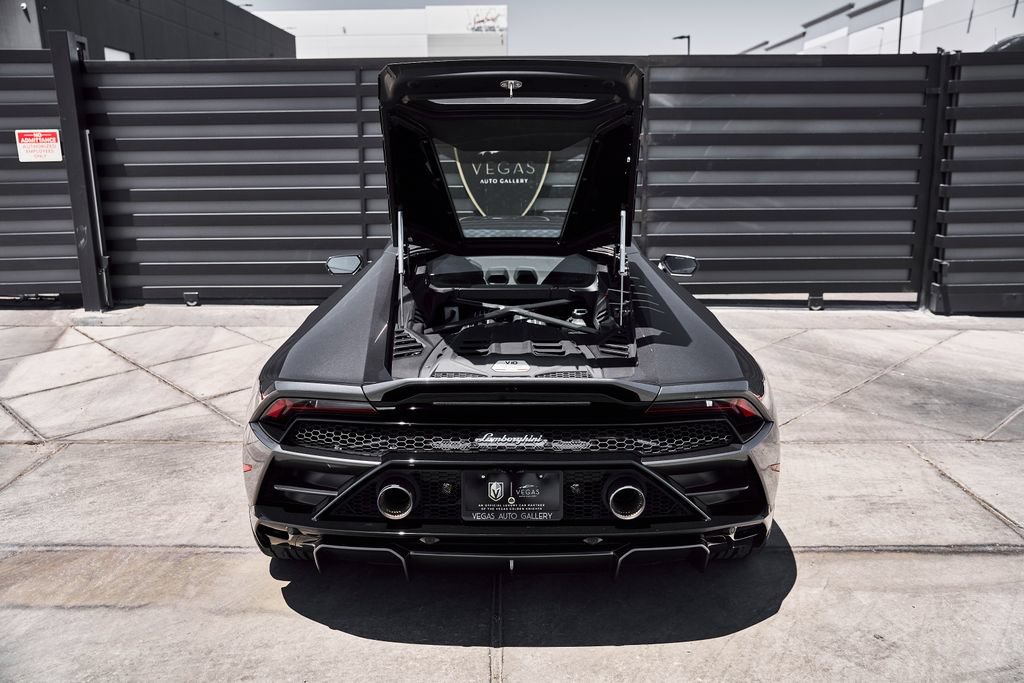Used 2021 Lamborghini Huracan EVO RWD image 24