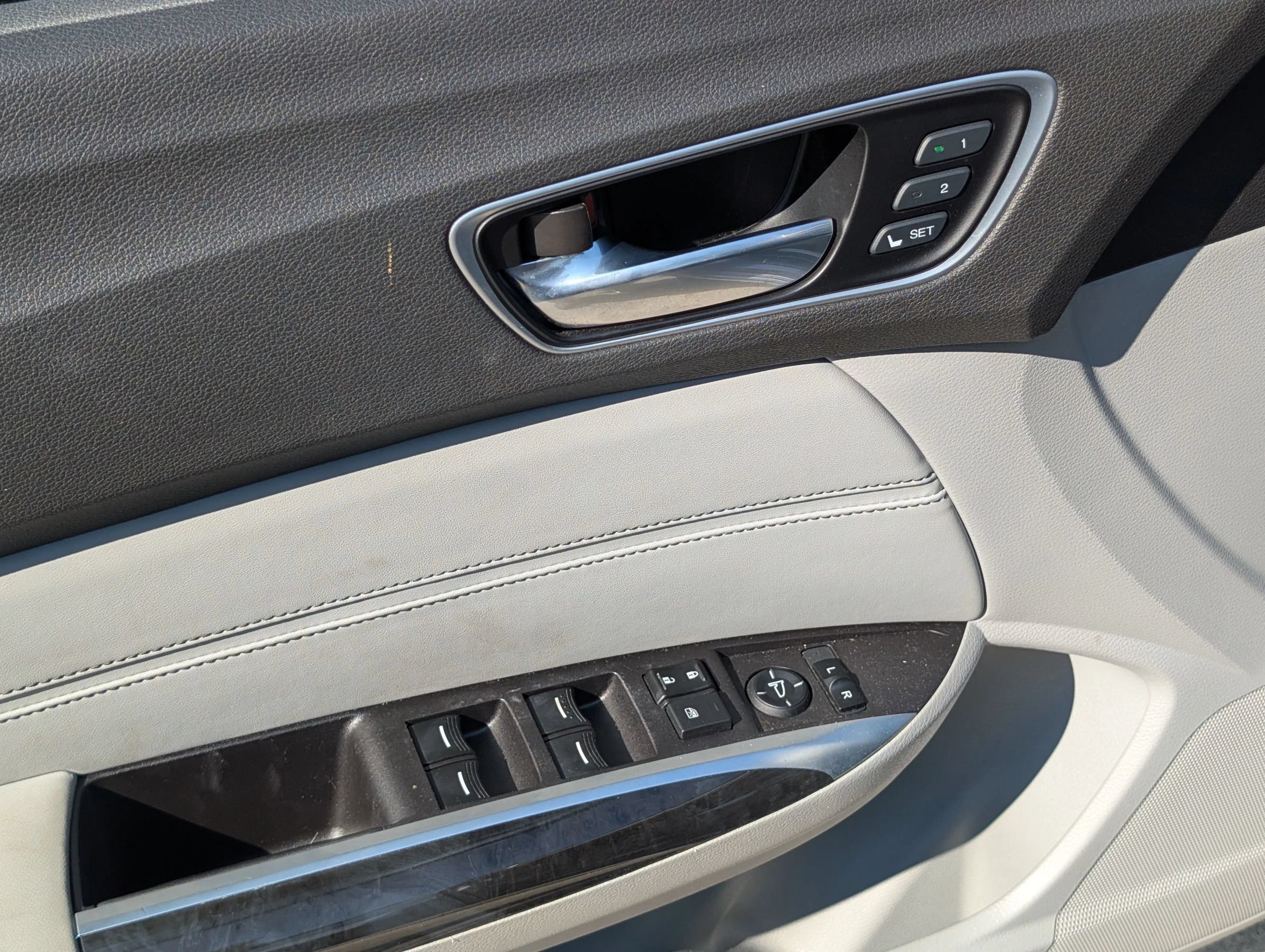 Used 2019 Acura TLX w/ Technology Package FWD image 17