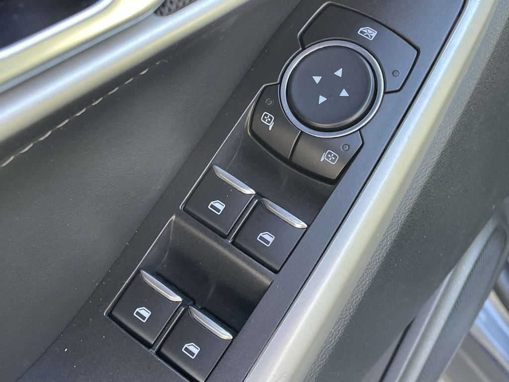 Used 2023 Ford Explorer XLT w/ Equipment Group 202A image 6