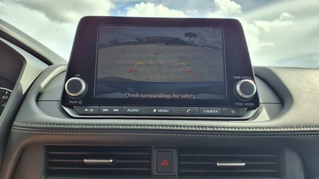 Used 2025 Nissan Rogue SV image 25