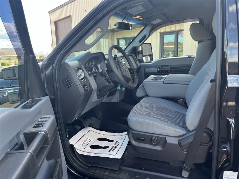 Used 2011 Ford F350 XLT w/ XLT Premium Pkg image 9