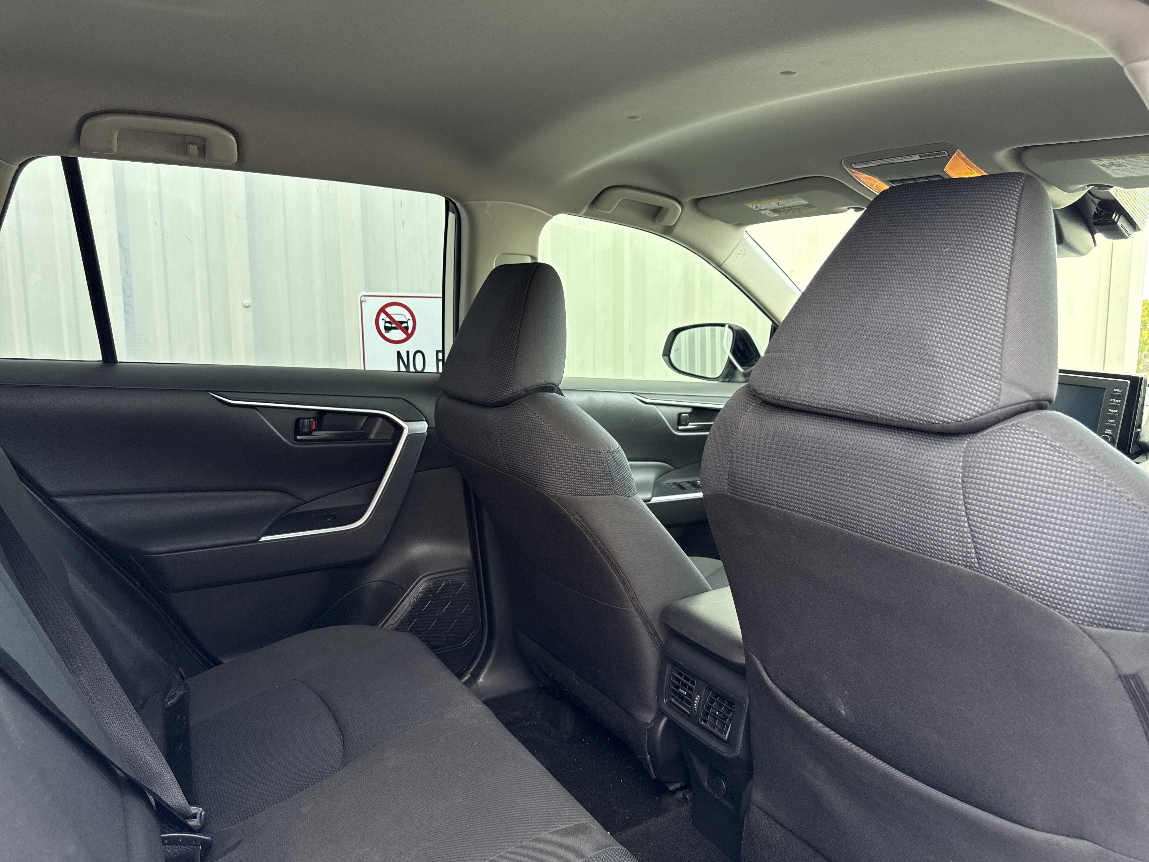 Used 2020 Toyota RAV4 LE image 37